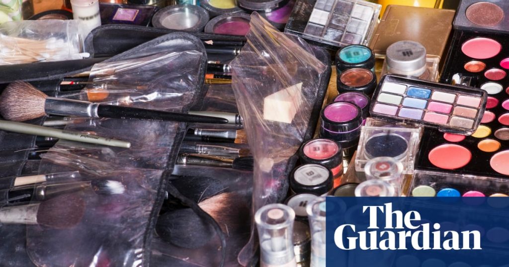 Makeup, fragrance and hair dye use in pregnancy leads to more PFAS in breast milk – study